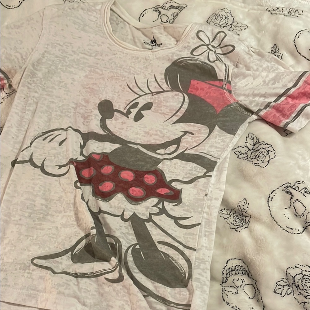 Minnie Mouse Graphic T-Shirt